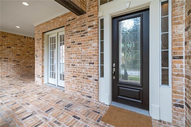 Building Photo - 3000 Welton Cliff Dr