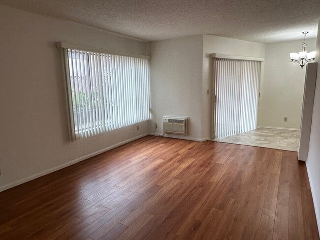 Foto del edificio - 1009 N Hayworth Ave