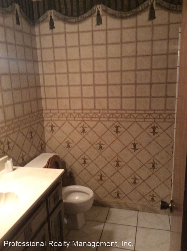 Building Photo - 2 br, 2 bath House - 4501 PLANZ RD.  #D