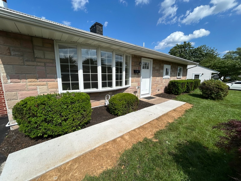 Primary Photo - 104 Elmwood Rd