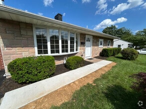 Building Photo - 104 Elmwood Rd