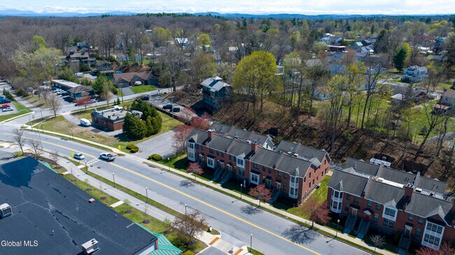 Foto del edificio - 164 High Rock Ave