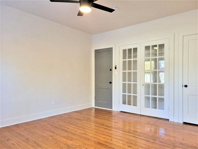 Building Photo - 723 East Dr
