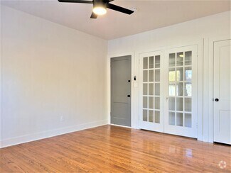 Building Photo - 723 East Dr