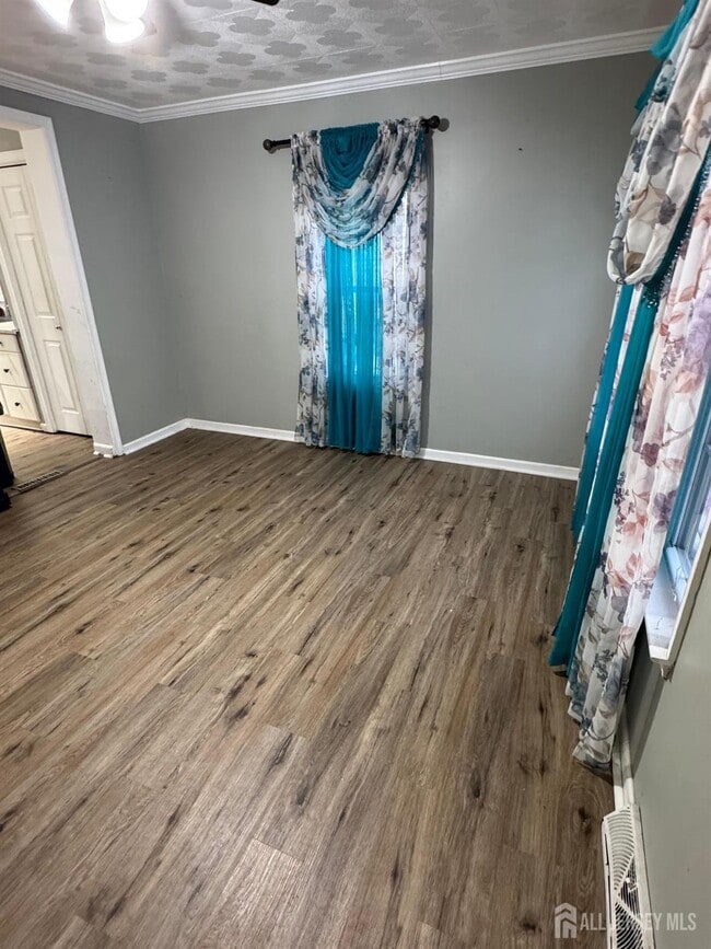 Foto del edificio - 302 W Prospect Ave