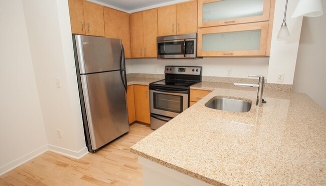 Foto del edificio - 242 E Water St