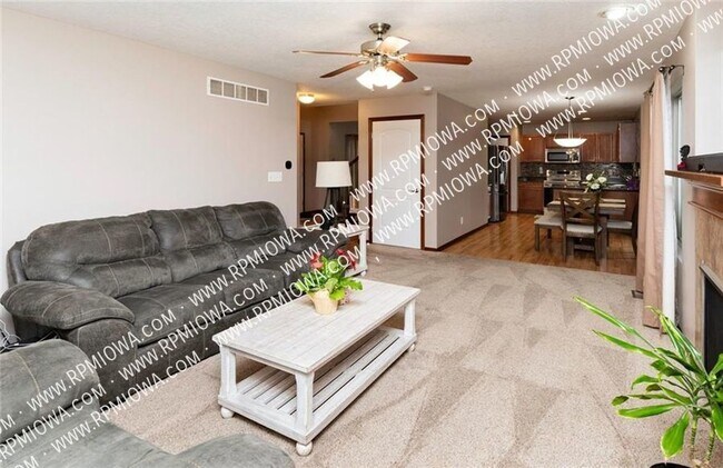 Foto del edificio - 5211 NE Hillcrest Dr
