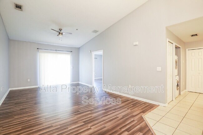 Foto del edificio - 6860 Skaff Ave