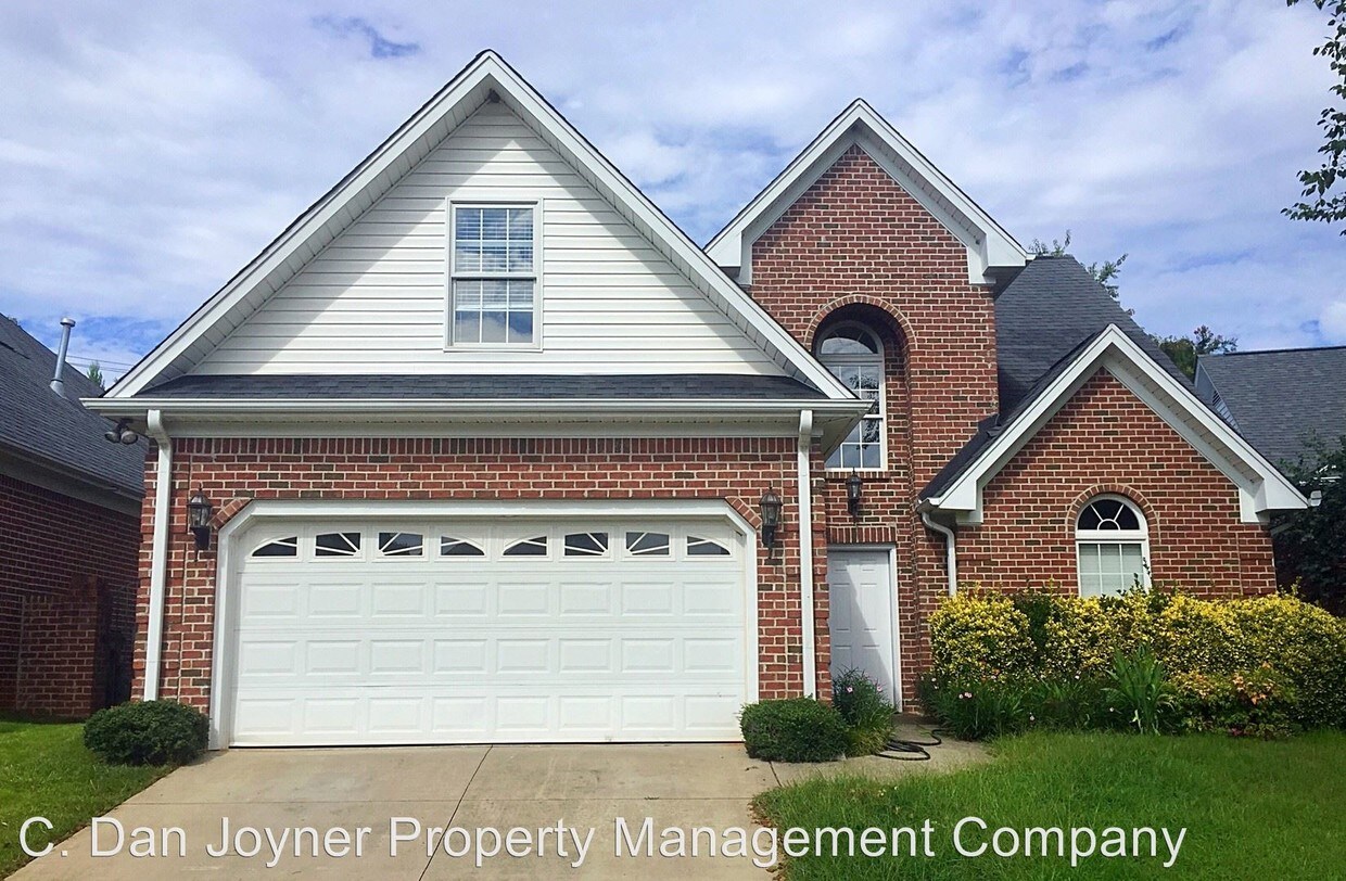 Primary Photo - 3 br, 2.5 bath House - 7 Greenview Drive