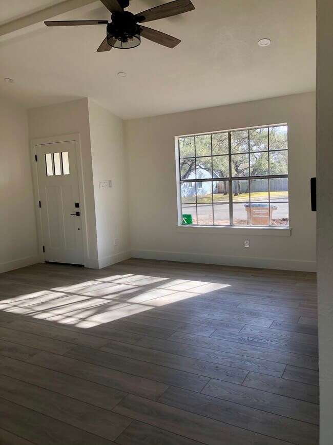Building Photo - 7810 Copperas Dr