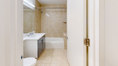 Interior Photo - 10 Hanover Square