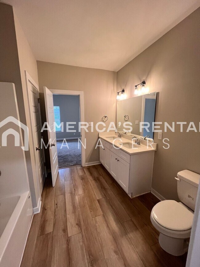 Foto del edificio - Home for Rent in Bay Minette, AL!! View with 48 Hours Notice!