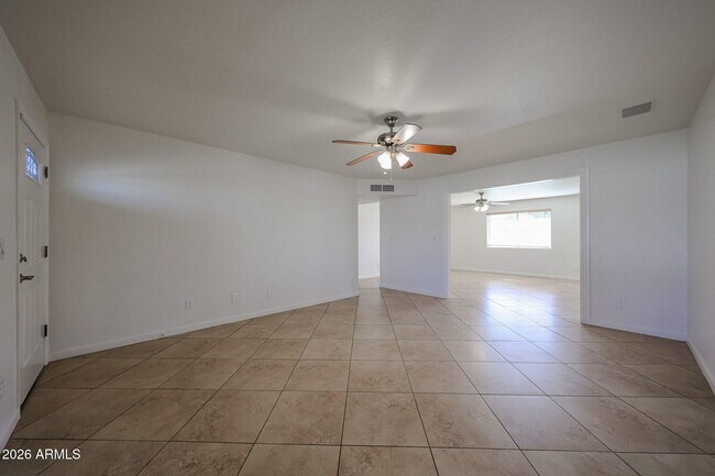 Building Photo - 3015 W Bluefield Ave