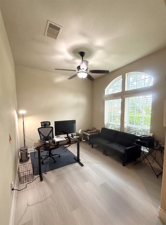 Foto del edificio - 27630 Linden Ridge Lane