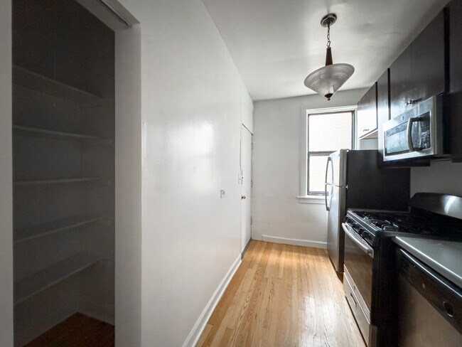 Foto del edificio - 1540 N Kedzie Ave