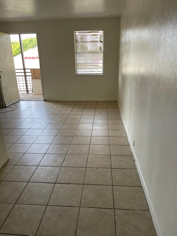 Primary Photo - 414 E Avenue A