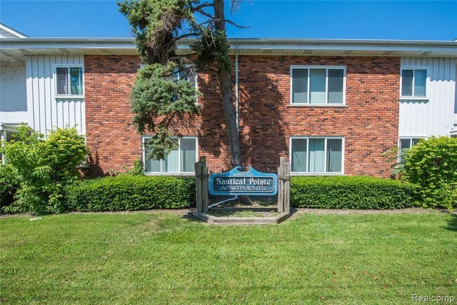 Building Photo - 25885 Jefferson Ave