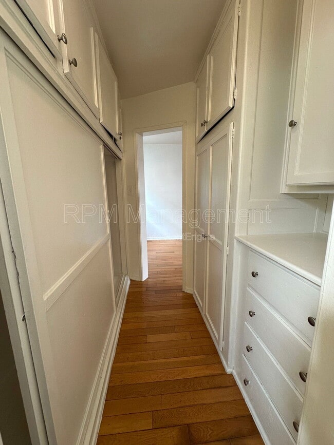 Foto del edificio - 1737 N Sycamore Ave