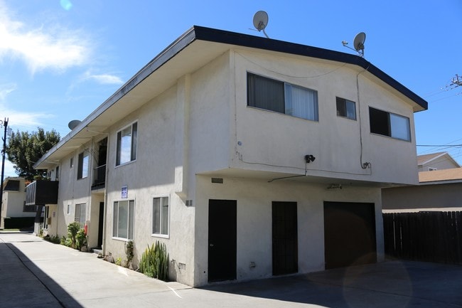 Building Photo - 4575 W 173rd St