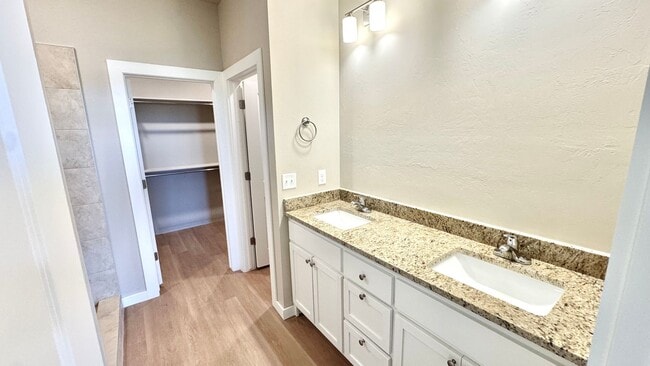 Building Photo - Stunning 3 Bed, 2 Bath New Construction Ho...