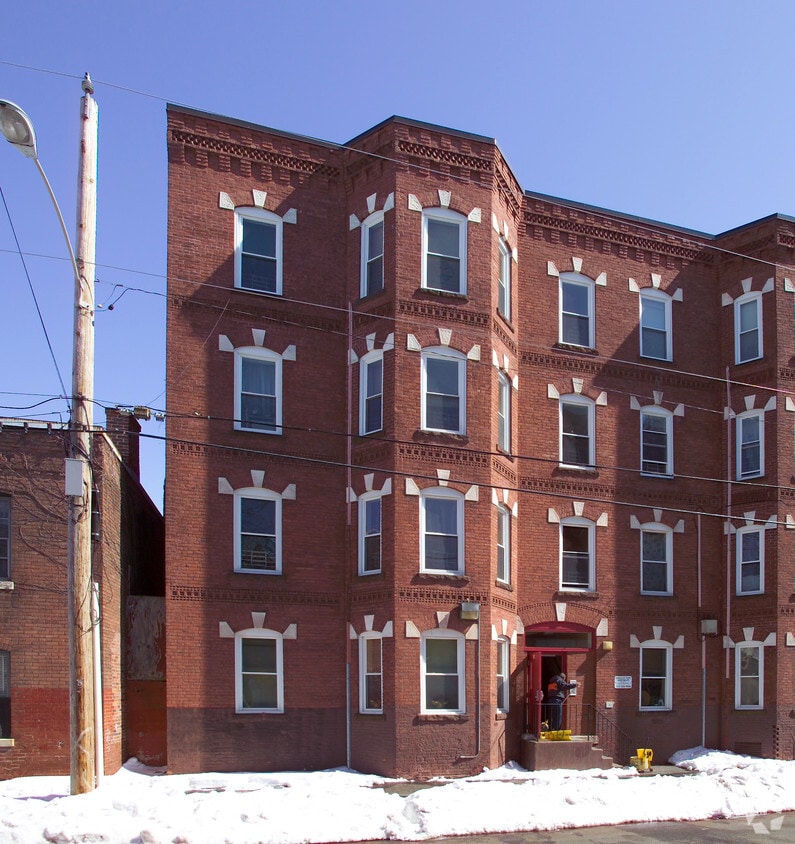 Primary Photo - 146 West St
