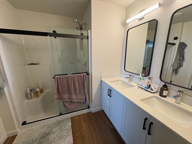 Foto del edificio - 4239 Cameo Ln