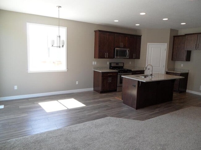 Photo - 797 Tamsin Ct House