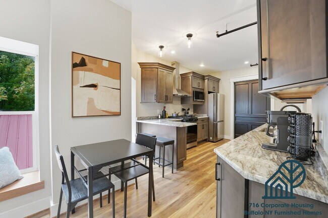 Building Photo - Furnished 2-Bedroom, 2-Bath Apartment on Connecticut St