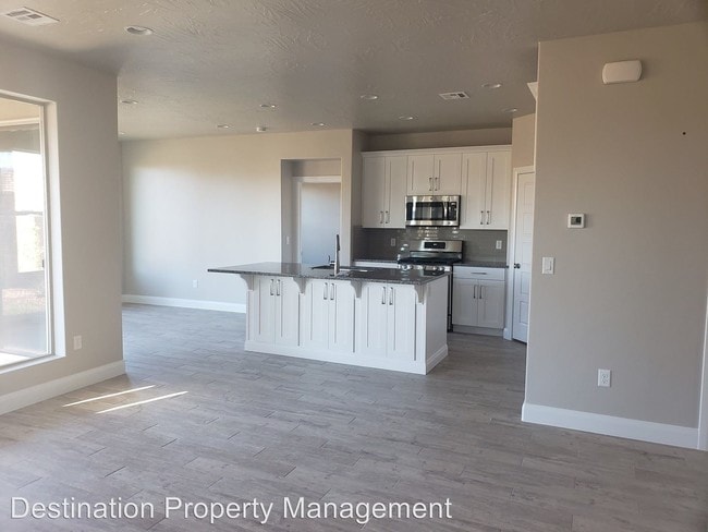 Building Photo - 4 br, 3 bath House - 1141 N Casita Hills Loop