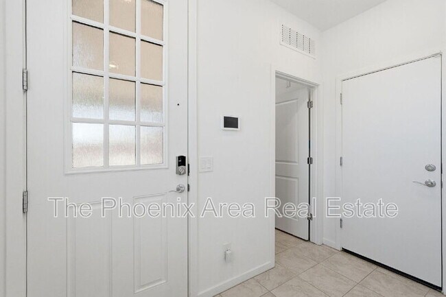 Foto del edificio - 40643 W Shaver Dr