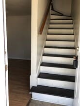 Building Photo - 305 Pleasant St