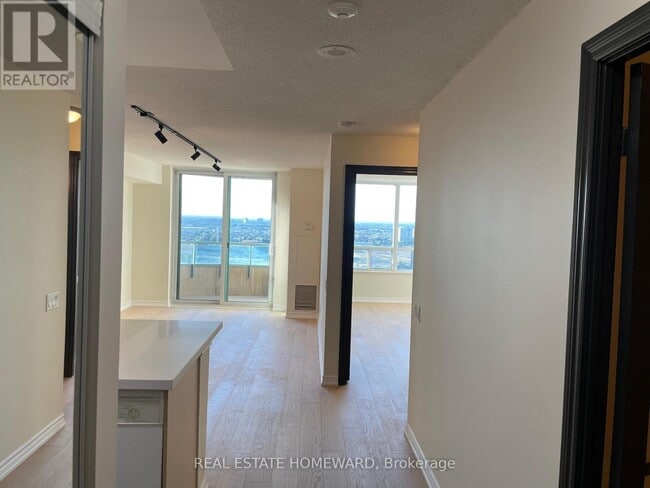 Photo du bâtiment - 61 Town Centre Court