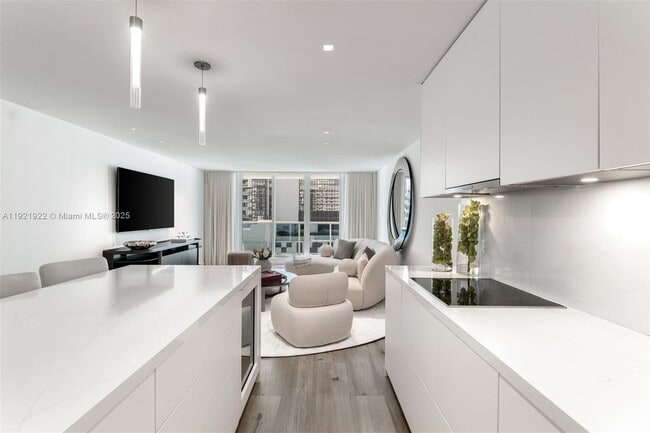 Foto del edificio - 2301 Collins Ave