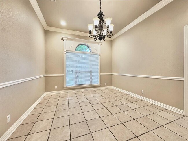 Building Photo - 2914 S College Dr