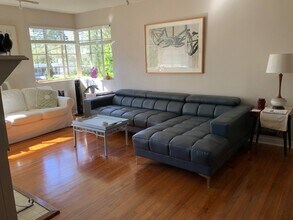 Building Photo - 1521 Marion Ave