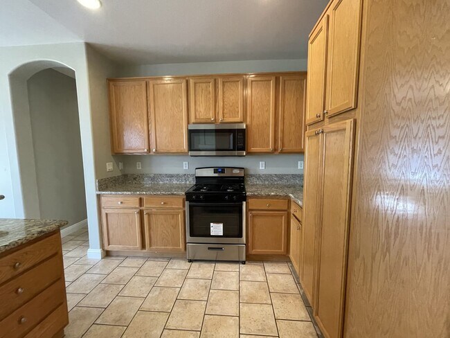 Building Photo - 3915 Cobble Ct