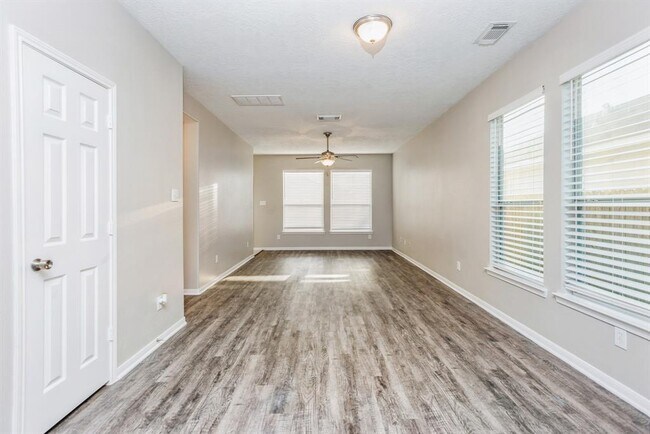 Building Photo - 21127 Wortham Oaks Dr