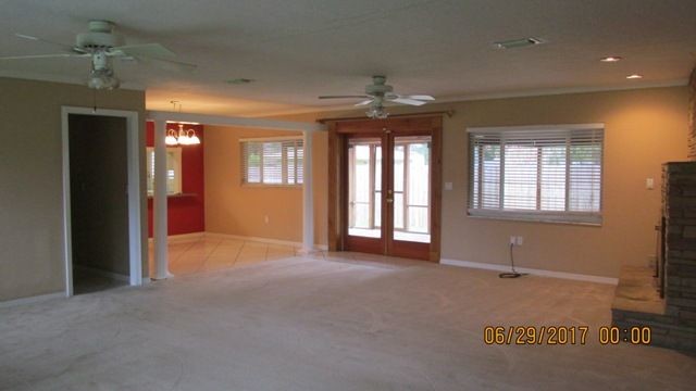 Building Photo - Lake Magdalene 3/2/2 for rent