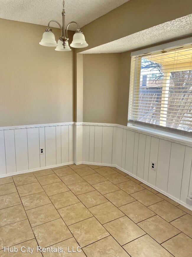 Building Photo - 3 br, 2 bath House - 5711 2nd Place