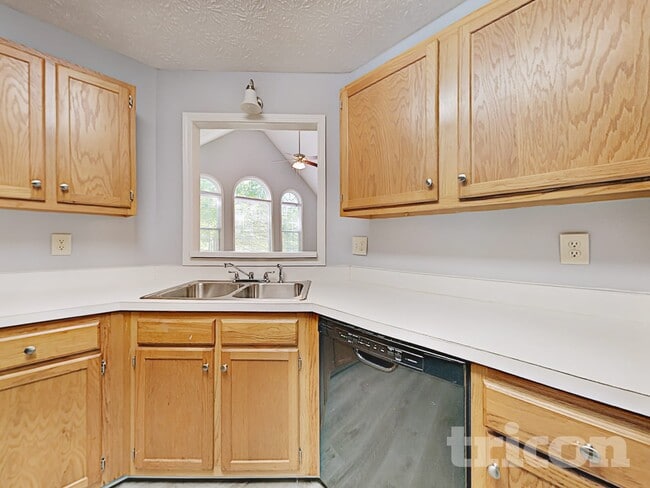 Building Photo - 5301 Brookshire Ct