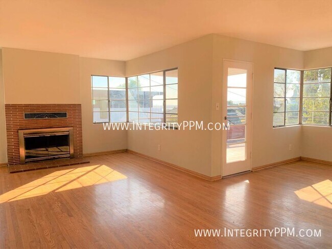 Foto del edificio - 3306 Hawk St