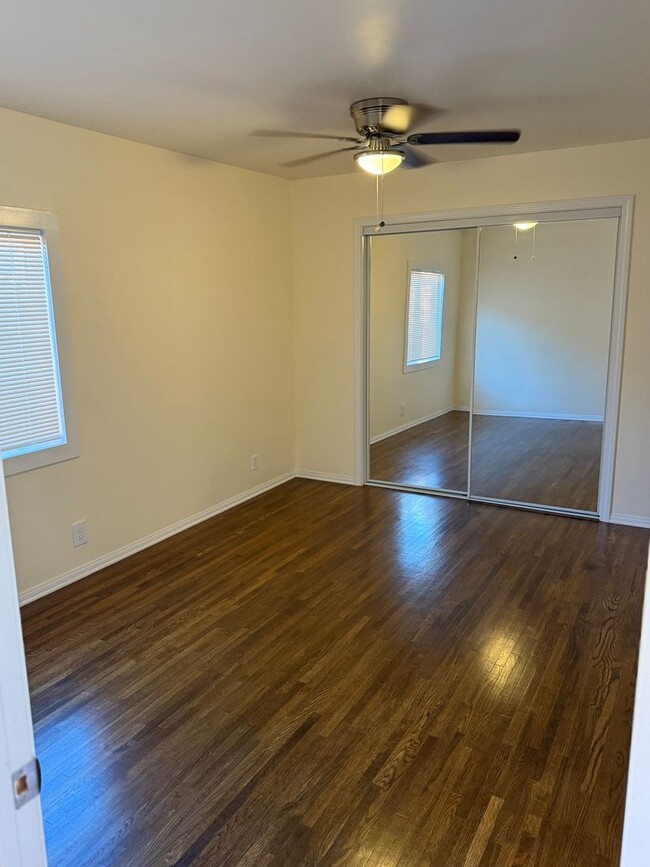 Building Photo - West Ventura 1+1 bedroom unit with a 2 car...