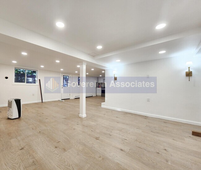 Foto del edificio - 481 Christian Herald Road