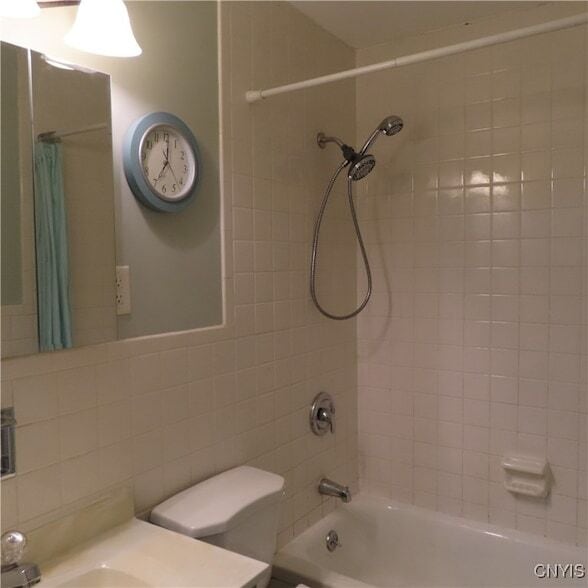 Foto del edificio - 7843 Glenwood Dr N