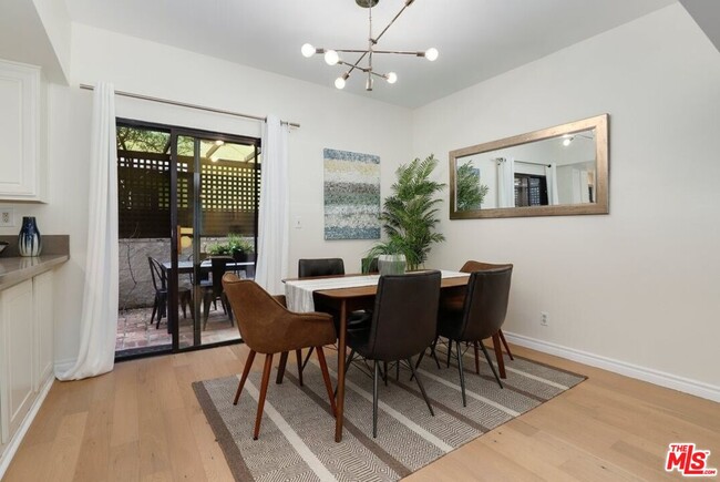 Building Photo - 848 Lincoln Blvd