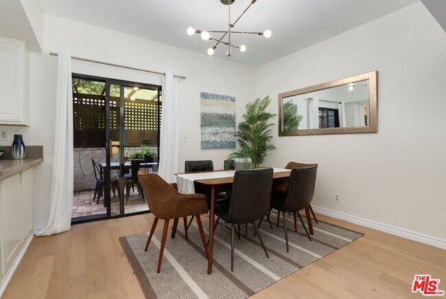 Foto del edificio - 848 Lincoln Blvd