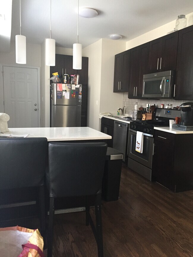 Foto del edificio - 1307 North Artesian Avenue, Unit 2