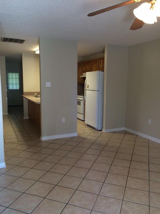 Building Photo - 508 Cedar Ln