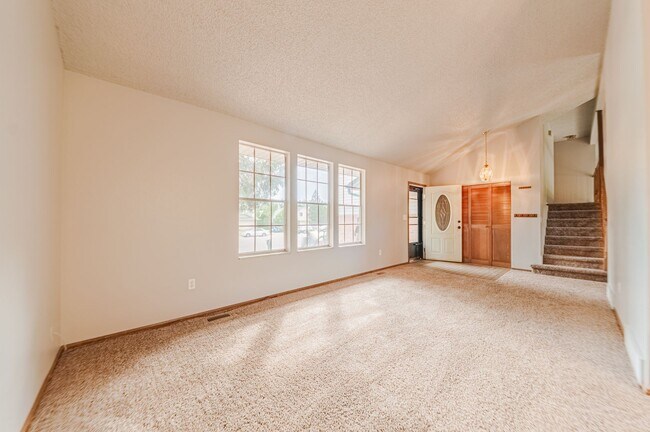 Foto del edificio - Lovely tri-level home in Aurora!