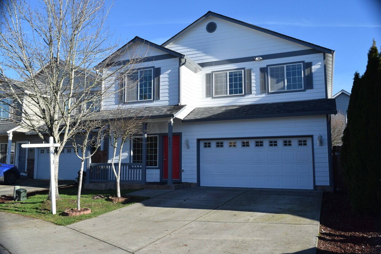 Foto principal - 6321 NE 59th Ct